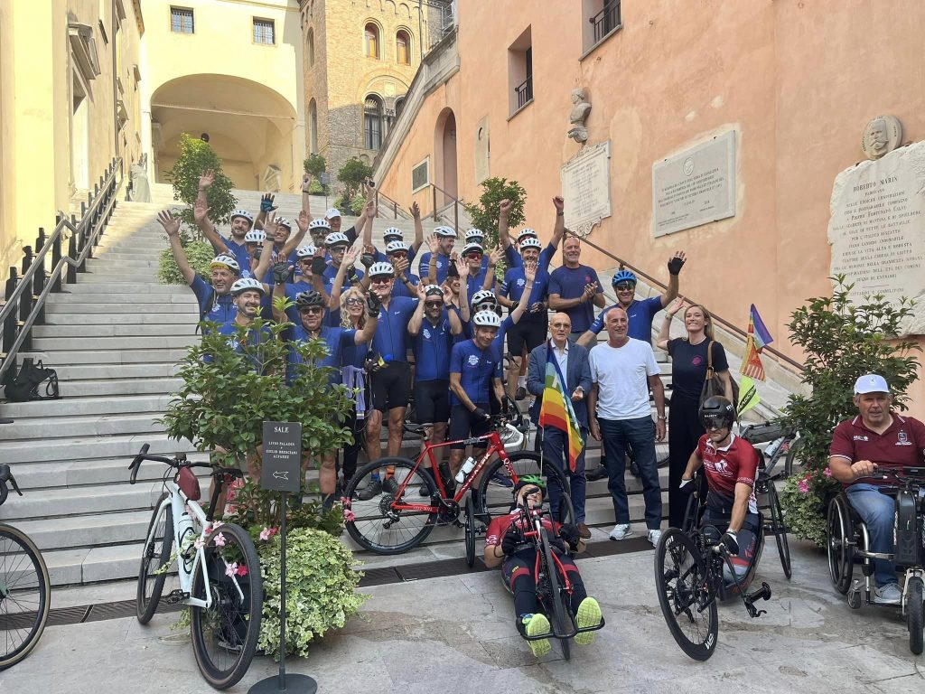 Da Padova a Parigi in bici per beneficenza e per sostenere gli atleti  padovani ai Giochi, canottieri in prima fila - Federazione Italiana  Canottaggio